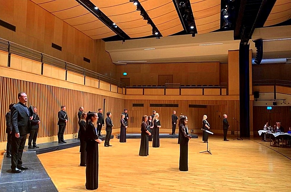 Tenebrae, Short, Saffron Hall review from dark shadows to bright heavens